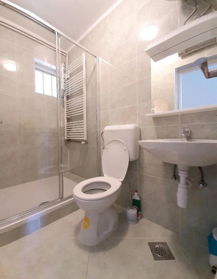 Apartment Hudan Malinska Bagian luar foto