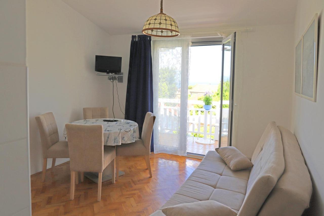 Apartment Hudan Malinska Bagian luar foto