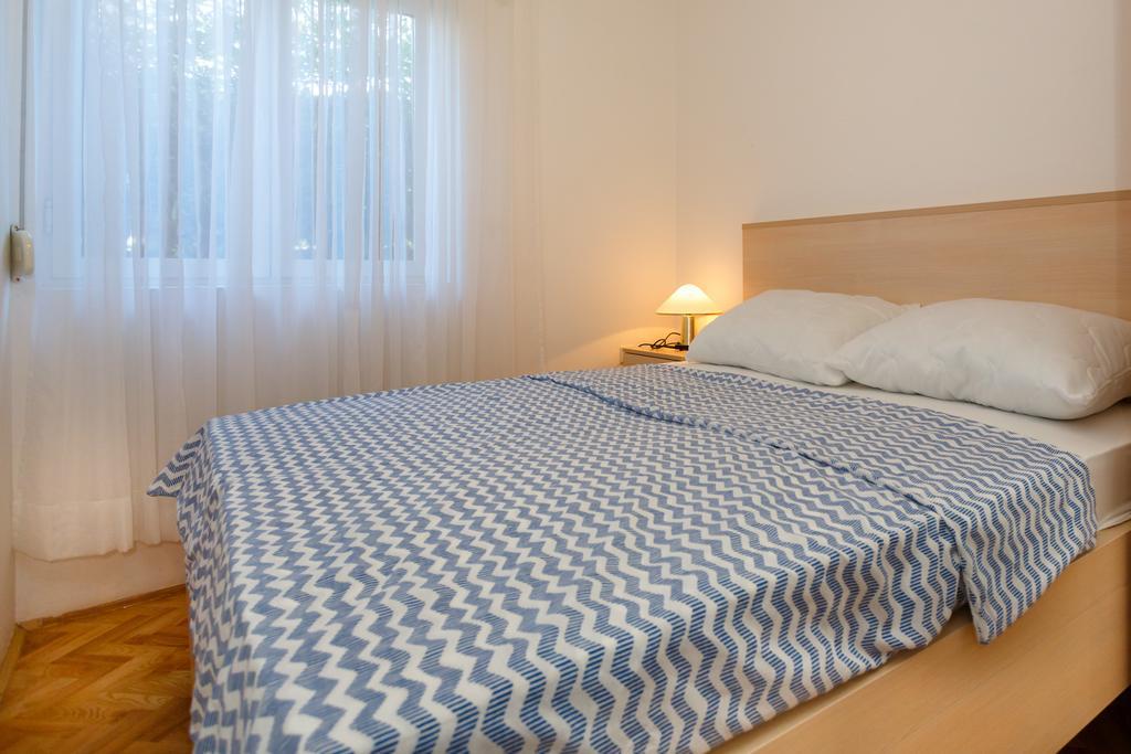 Apartment Hudan Malinska Bagian luar foto