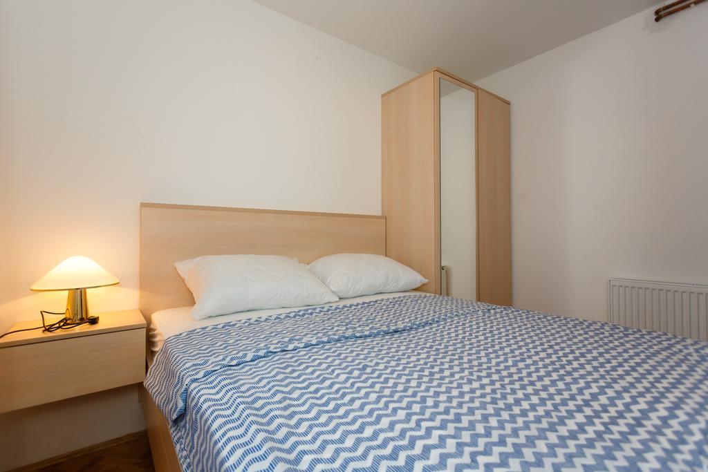Apartment Hudan Malinska Bagian luar foto