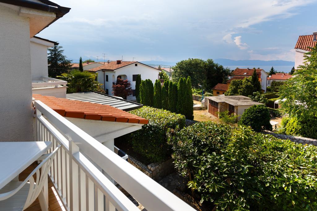 Apartment Hudan Malinska Bagian luar foto