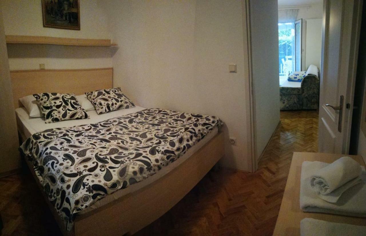 Apartment Hudan Malinska Bagian luar foto