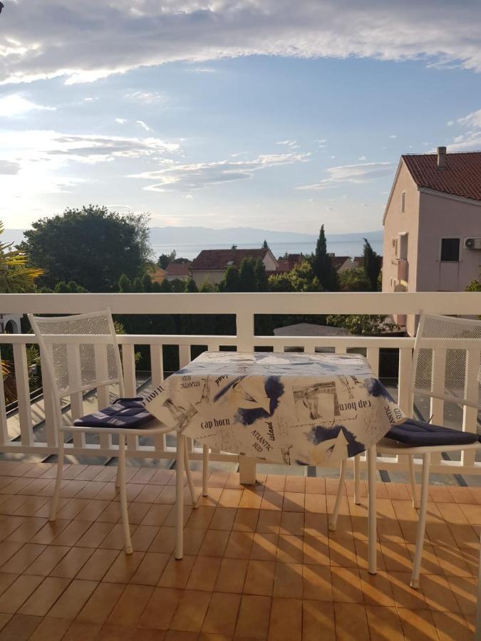 Apartment Hudan Malinska Bagian luar foto